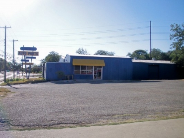 Listing Image #1 - Industrial for lease at 2310 MANOR RD., Austin TX 78722