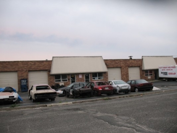 Listing Image #1 - Industrial for lease at 850 2nd st, Ronkonkoma NY 11779