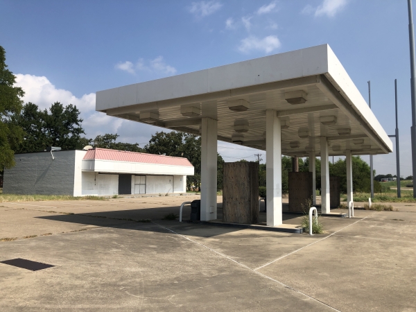 Listing Image #2 - Industrial for sale at 1026 E Craven Ave, Waco TX 76705
