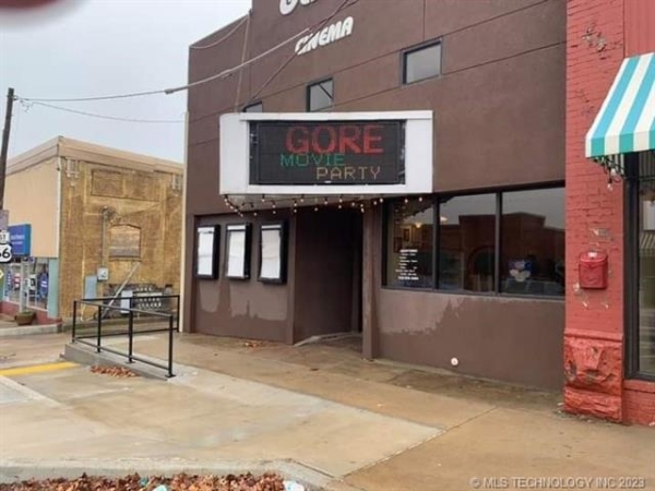 Listing Image #2 - Retail for sale at 214 W Gentry Street, Checotah OK 74426