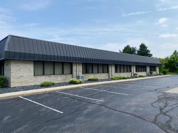 Listing Image #2 - Office for sale at 2804 Boilermaker Court, Valparaiso IN 46383