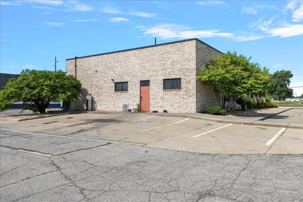 Listing Image #3 - Retail for sale at 2690 S Dirksen Pkwy, Springfield IL 62703