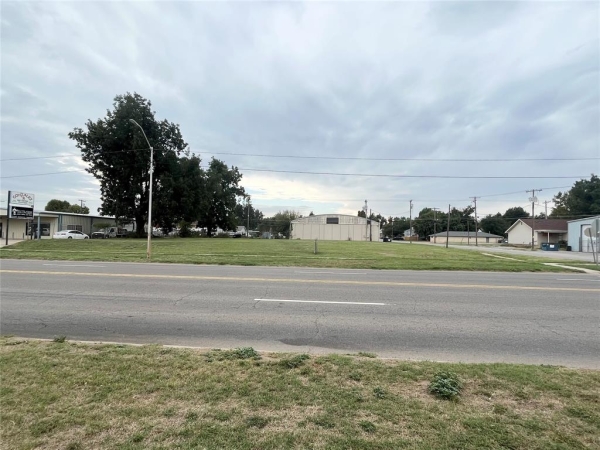 Listing Image #2 - Others for sale at Choctaw Avenue, CHICKASHA OK 73018