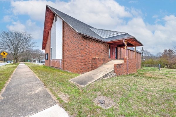 Listing Image #3 - Others for sale at 2400 E Township Street, Fayetteville AR 72703