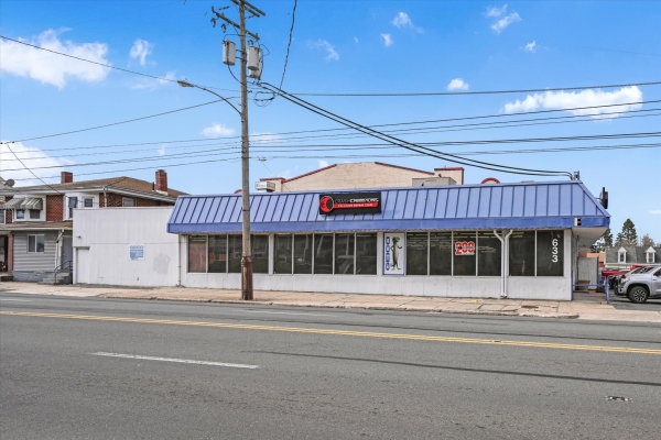 Listing Image #3 - Retail for sale at 633 E Lancaster Ave, Andreas PA 19611