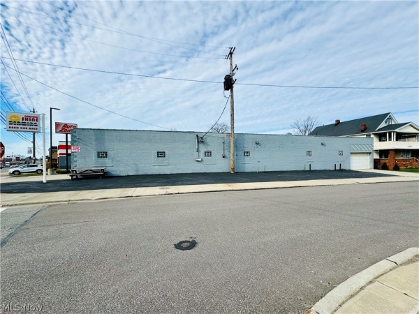 Listing Image #2 - Retail for sale at 5067 Turney Road, Garfield Heights OH 44125