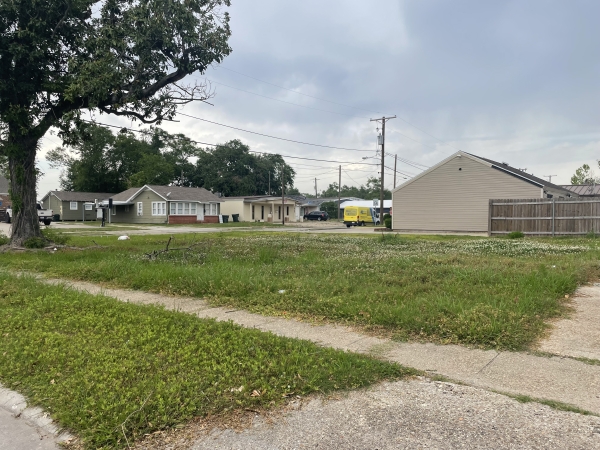 Listing Image #1 - Land for sale at 2609 Common St, Lake Charles LA 70601