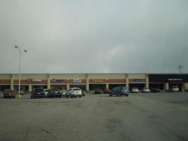 Listing Image #1 - Shopping Center for sale at 7327 Peppers Ferry Rd., Radford VA 24141