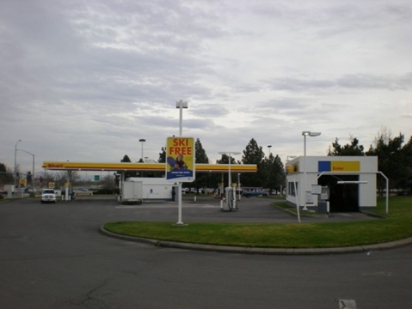 Listing Image #1 - Retail for sale at 1968 Crater Lake Highway, Medford OR 97501 Listing Image #1 - Retail for sale at 1968 Crater Lake Highway, Medford OR 97501