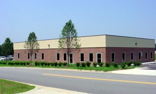 Listing Image #1 - Industrial for sale at 743, 745, 747 Park Lawn Court, Kernersville NC 27284