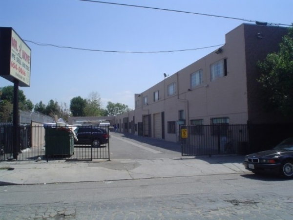 Listing Image #1 - Industrial for sale at 7040 Darby Avenue, Reseda CA 91335