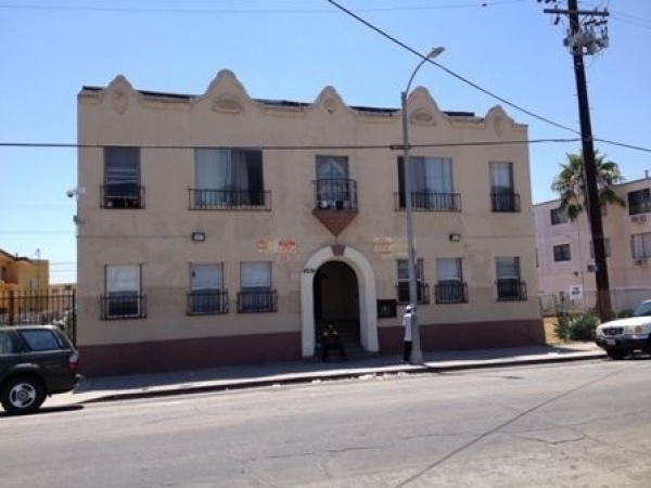 Listing Image #1 - Multi-family for sale at 4234 Montclair St., Los Angeles CA 90018