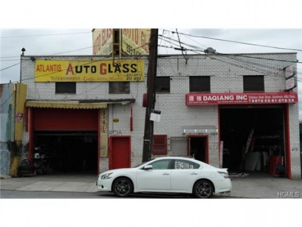 Listing Image #1 - Industrial for sale at 674 Hunts Point Avenue, Bronx NY 10474