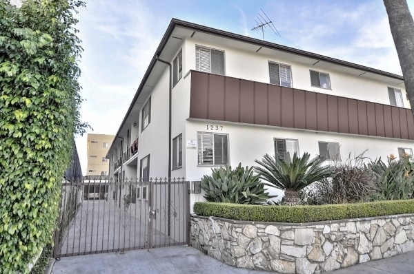 Listing Image #1 - Multi-family for sale at 1237 N Mansfield Ave, Los Angeles CA 90038