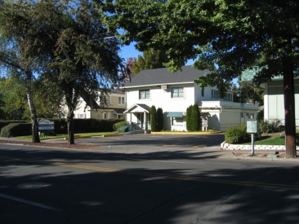 Listing Image #1 - Office for sale at 815 E Main St, Medford OR 97504