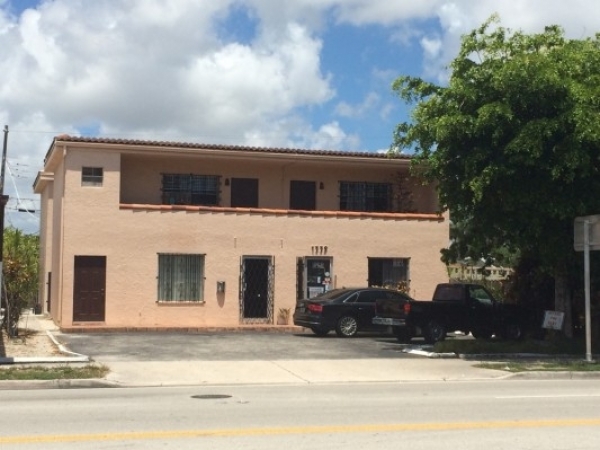Listing Image #1 - Shopping Center for sale at 1335 NE 4th Avenue, Fort Lauderdale FL 33304