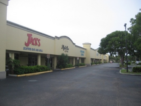 Listing Image #1 - Shopping Center for sale at 975 Imperial Golf Course Boulevard, Naples FL 34110