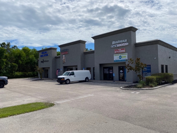 Listing Image #1 - Retail for lease at 10180-84 Metro Parkway, Fort Myers FL 33907