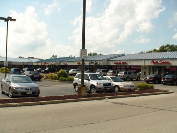 Listing Image #1 - Shopping Center for lease at 7230 W. College Dr., Palos Heights IL 60463