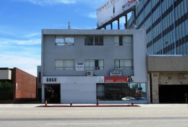 Listing Image #1 - Office for lease at 6850 Van Nuys Boulevard, Van Nuys CA 91405