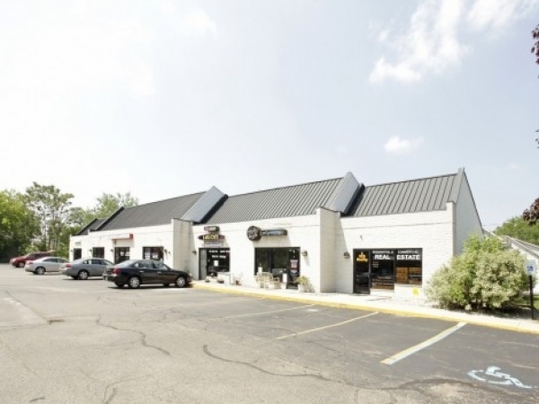 Listing Image #1 - Retail for lease at 2038 Cass Lake Rd., Keego Harbor MI 48320