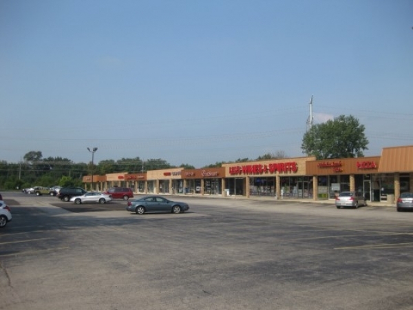 Listing Image #1 - Shopping Center for lease at 3010-3054 Hobson Road, Woodridge IL 60517