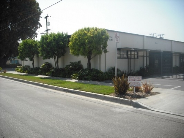 Listing Image #1 - Industrial for lease at 1538 E. Chestnut Ave., Suite E, Santa Ana CA 92701