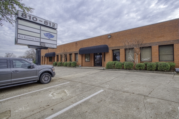 Listing Image #1 - Office for lease at 810 Office Park Circle, Lewisville TX 75057