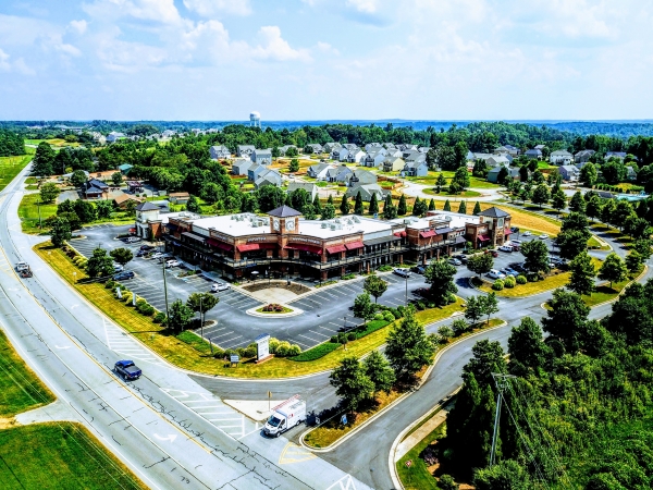 Listing Image #1 - Retail for lease at 55 Freedom Pkwy, Hoschton GA 30548 Listing Image #1 - Retail for lease at 55 Freedom Pkwy, Hoschton GA 30548
