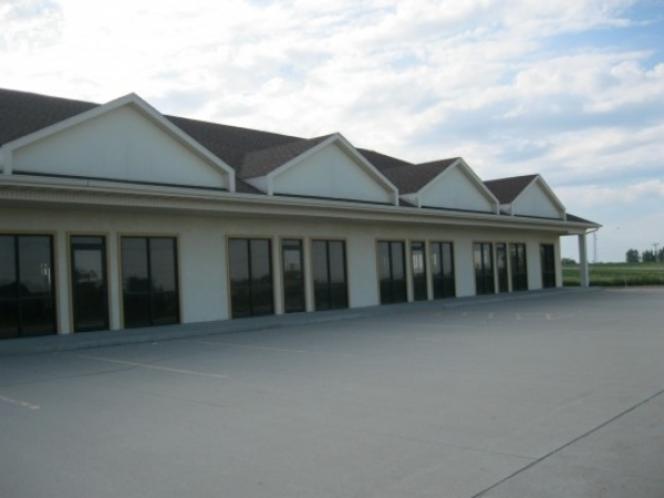 Listing Image #1 - Office for lease at 800-814 Speedway Drive, Newton IA 50208