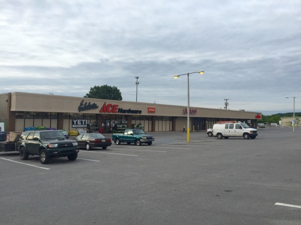 Listing Image #1 - Shopping Center for lease at 2700 Broad Street, Chattanooga TN 37408