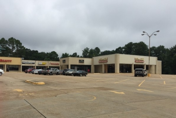 Listing Image #1 - Shopping Center for lease at 6075 Old Canton Rd., Jackson  MS 39211