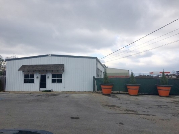 Listing Image #1 - Industrial for lease at 7611 Hixson Pike, Hixson TN 37343