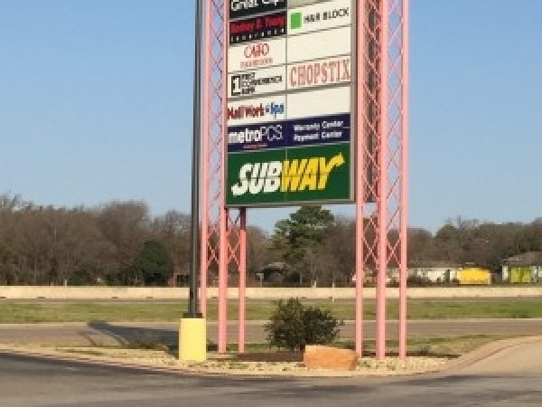 Listing Image #1 - Shopping Center for lease at 901-903 N IH 35, Waco TX 76706 Listing Image #1 - Shopping Center for lease at 901-903 N IH 35, Waco TX 76706