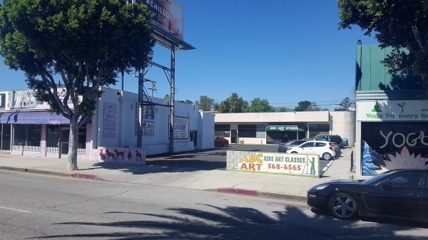 Listing Image #1 - Retail for lease at 17629-31 Chatsworth Street, Granada Hills CA 91344