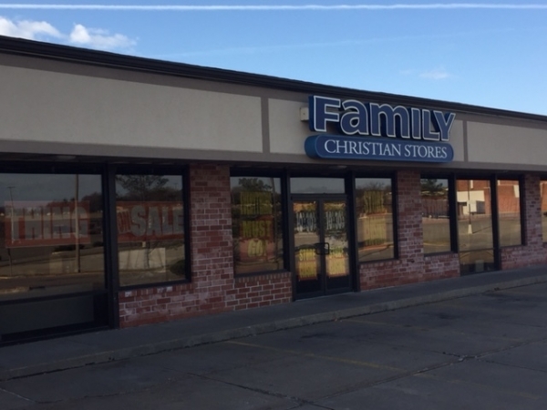 Listing Image #1 - Retail for lease at 102 East Kimberly Road, Davenport IA 52806