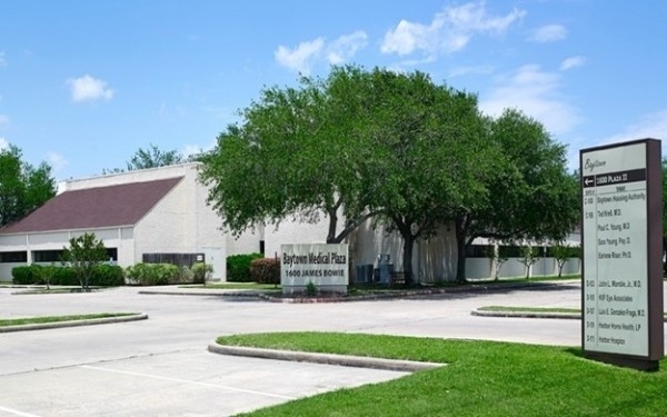 Listing Image #1 - Office for lease at 1600-1610 James Bowie Dr., Baytown TX 77520