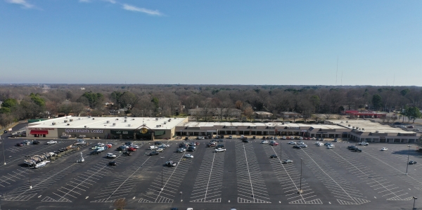 Listing Image #1 - Retail for lease at 6154 Macon Rd, Memphis TN 38134