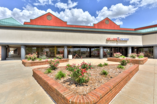 Listing Image #1 - Retail for lease at 6909 W Hefner Road, Oklahoma City OK 73162