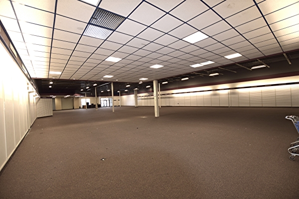 Listing Image #3 - Retail for lease at 4675 Bay Road, Saginaw MI 48604 Listing Image #3 - Retail for lease at 4675 Bay Road, Saginaw MI 48604
