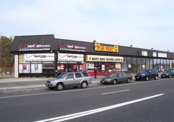 Listing Image #1 - Shopping Center for lease at 4481 - 4517 Sunrise Highway, Bohemia NY 11716