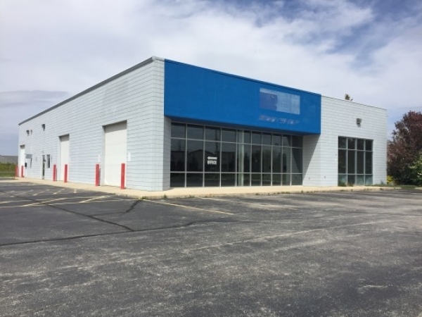 Listing Image #1 - Retail for lease at 2758 McCarty Rd., Saginaw MI 48603