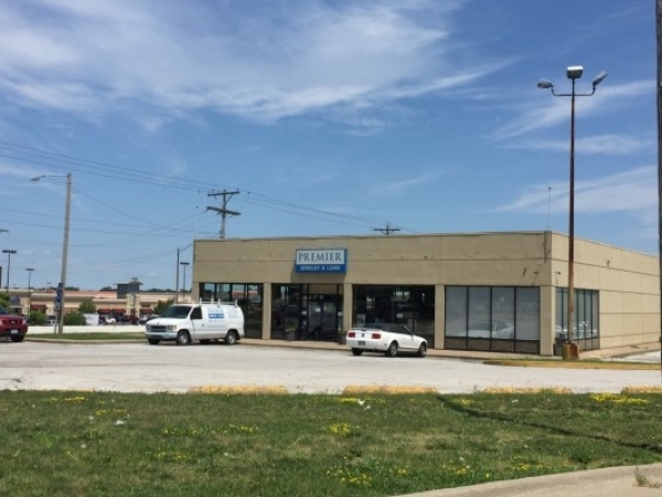 Listing Image #1 - Retail for lease at 875 Middle Road, Bettendorf IA 52722