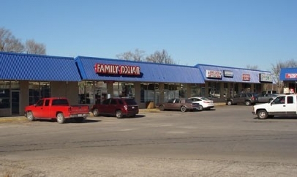 Listing Image #1 - Retail for lease at 5228 Blue Ridge Blvd, Raytown MO 64133 Listing Image #1 - Retail for lease at 5228 Blue Ridge Blvd, Raytown MO 64133