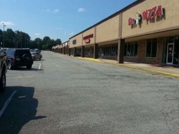 Listing Image #1 - Retail for lease at 261 Dickson Plaza Drive, Dickson TN 37055