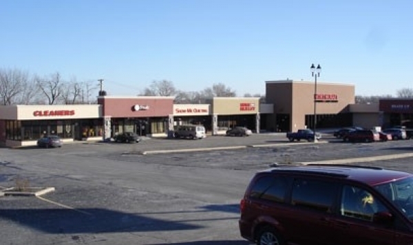 Listing Image #1 - Retail for lease at 6217 Blue Ridge Blvd, Raytown MO 64133 Listing Image #1 - Retail for lease at 6217 Blue Ridge Blvd, Raytown MO 64133