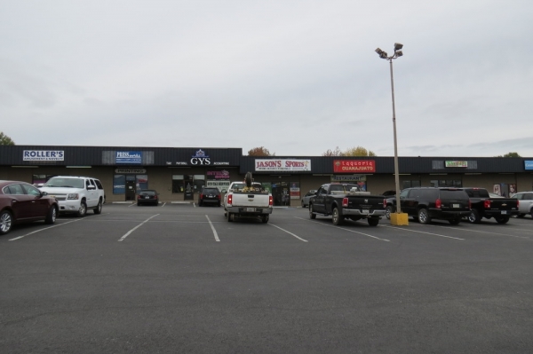 Listing Image #1 - Shopping Center for lease at 812 N. Thompson St., Springdale AR 72762