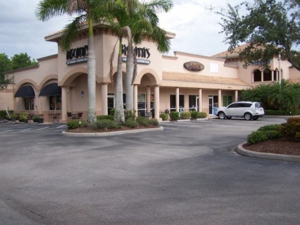 Listing Image #1 - Retail for lease at 15751 San Carlos Blvd., Fort Myers FL 33908