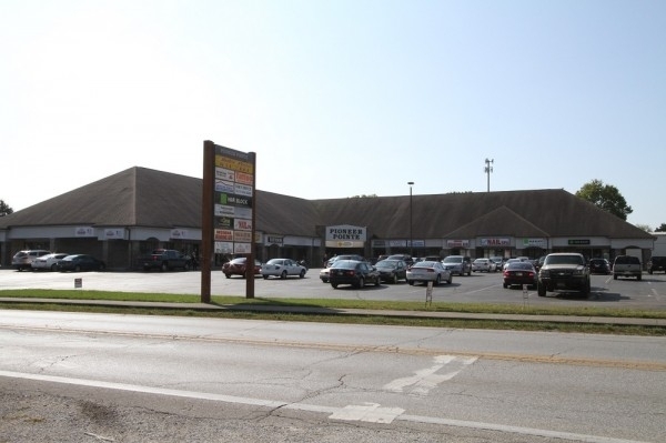 Listing Image #1 - Shopping Center for lease at 203 E High St, Mooresville IN 46158