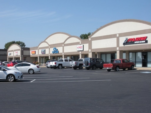 Listing Image #1 - Shopping Center for lease at 821 Hogan Lane, Conway AR 72034